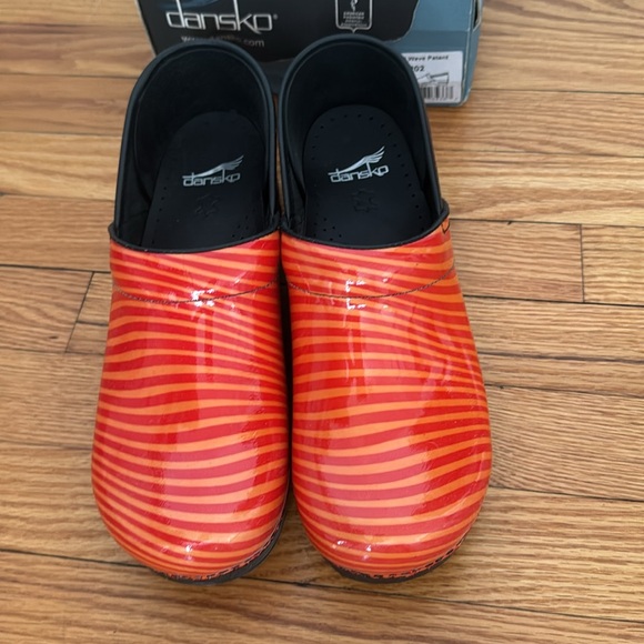 Size EU 42 Dansko orange and red pattern - Picture 4 of 15
